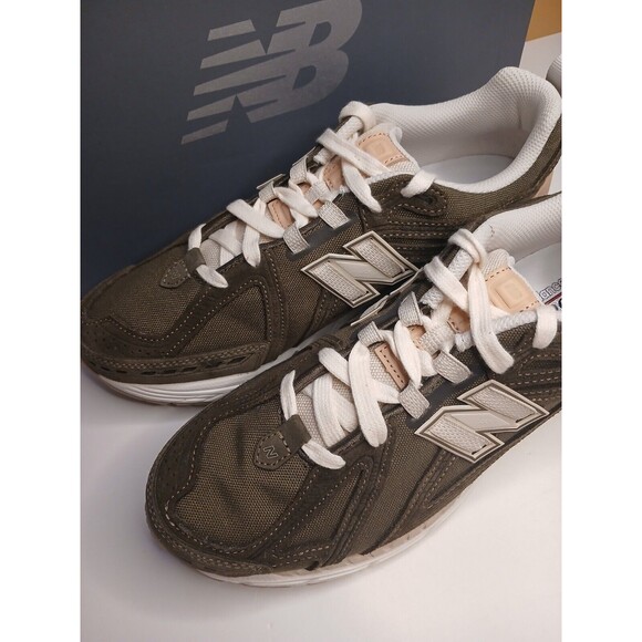 NIB New Balance Mens Sz 10 1906F Athletic Comfort Sneakers Green Beige Leather - Picture 2 of 16